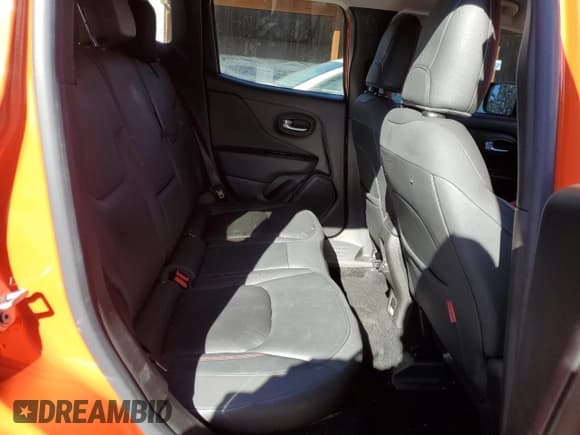 ✅ 2021 Jeep Renegade Trailhawk • VIN: ZACNJDC12MPM23397 • Lot: 90872135. Wystawiony na Copart z przebiegiem 40 524 mil. Bezpłatny archiwum sprzedaży aukcyjnych z USA i szczegółowy raport historii pojazdu na DreamBid. Zdjęcie 11.