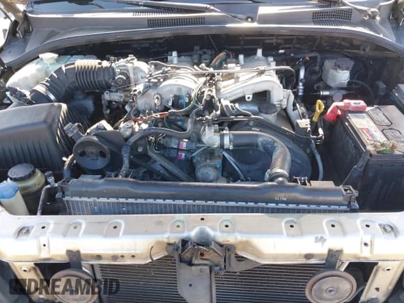 ✅ 2006 Kia Sorento LX • VIN: KNDJD733465543029 • Lot: 42343013. Wystawiony na IAAI z przebiegiem 170 289 mil. Bezpłatny archiwum sprzedaży aukcyjnych z USA i szczegółowy raport historii pojazdu na DreamBid. Zdjęcie 10.