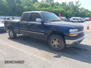 ✅ 2000 Chevrolet Silverado 1500 LS • VIN: 1GCEK19T0YE388896 • Лот: 42512724. Опубликован ранее на IAAI с пробегом Не указан. Бесплатный доступ к архиву аукционных продаж из США и подробный отчёт об истории автомобиля на DreamBid. Изображение 1.