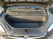 ✅ 2016 Tesla Model X 70D • VIN: 5YJXCBE27GF028515 • Lot: 86704495. Wystawiony na Copart z przebiegiem 71 792 mil. Bezpłatny archiwum sprzedaży aukcyjnych z USA i szczegółowy raport historii pojazdu na DreamBid. Zdjęcie 11.