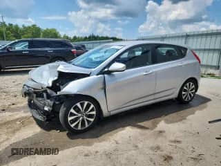 ✅ 2015 Hyundai Accent Sport • VIN: KMHCU5AE6FU205697 • Lot: 63021735. Wystawiony na Copart z przebiegiem 61 702 mil. Bezpłatny archiwum sprzedaży aukcyjnych z USA i szczegółowy raport historii pojazdu na DreamBid. Zdjęcie 1.