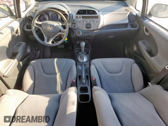 ✅ 2009 Honda Fit • VIN: JHMGE88209C000188 • Lot: 85717495. Listed on Copart with 29,177 mi. Free auction sales archive from the USA and detailed vehicle history report at DreamBid. Image 8.