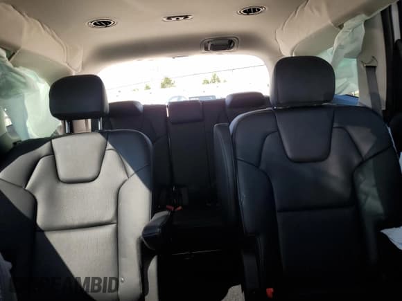 ✅ 2025 Kia Telluride S • VIN: 5XYP6DGCXSG570489 • Lot: 84373035. Listed on Copart with 5,171 mi. Free auction sales archive from the USA and detailed vehicle history report at DreamBid. Image 10.