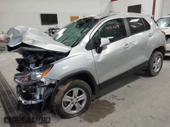 ✅ 2022 Chevrolet Trax LS • VIN: KL7CJNSM6NB526794 • Lot: 41912614. Listed on IAAI with 41,592 mi. Free auction sales archive from the USA and detailed vehicle history report at DreamBid. Image 2.