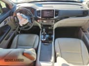 ✅ 2017 Honda Ridgeline RTL-E • VIN: 5FPYK3F7XHB002068 • Lot: 86855495. Listed on Copart with 136,567 mi. Free auction sales archive from the USA and detailed vehicle history report at DreamBid. Image 8.