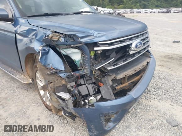 ✅ 2020 Ford Expedition XLT • VIN: 1FMJU1HT4LEA65160 • Lot: 42868734. Listed on IAAI with 95,340 mi. Free auction sales archive from the USA and detailed vehicle history report at DreamBid. Image 6.