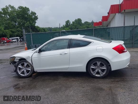 ✅ 2011 Honda Accord EX-L • VIN: 1HGCS2B80BA005106 • Лот: 42669655. Опубликован ранее на IAAI с пробегом 171 904 миль. Бесплатный доступ к архиву аукционных продаж из США и подробный отчёт об истории автомобиля на DreamBid. Изображение 15.