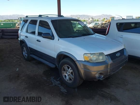 ✅ 2005 Ford Escape XLT • VIN: 1FMCU93145KB07103 • Lot: 42571848. Wystawiony na IAAI z przebiegiem 87 616 mil. Bezpłatny archiwum sprzedaży aukcyjnych z USA i szczegółowy raport historii pojazdu na DreamBid. Zdjęcie 1.