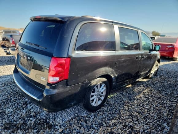✅ 2018 Dodge Grand Caravan SXT • VIN: 2C4RDGCG1JR307231 • Lot: 81446245. Wystawiony na Copart z przebiegiem 104 524 mil. Bezpłatny archiwum sprzedaży aukcyjnych z USA i szczegółowy raport historii pojazdu na DreamBid. Zdjęcie 3.