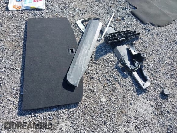 ✅ 2021 Chevrolet Traverse LT Cloth • VIN: 1GNEVGKW2MJ173656 • Lot: 43159539. Wystawiony na IAAI z przebiegiem 146 588 mil. Bezpłatny archiwum sprzedaży aukcyjnych z USA i szczegółowy raport historii pojazdu na DreamBid. Zdjęcie 11.