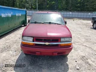 ✅ 2002 Chevrolet Blazer LS • VIN: 1GNCS13W12K137797 • Lot: 42679421. Wystawiony na IAAI z przebiegiem 129 749 mil. Bezpłatny archiwum sprzedaży aukcyjnych z USA i szczegółowy raport historii pojazdu na DreamBid. Zdjęcie 6.
