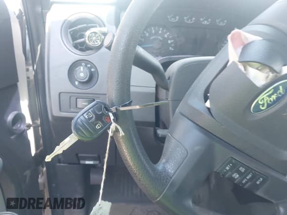 ✅ 2013 Ford F-150 XL • VIN: 1FTMF1CF7DFB08267 • Лот: 42229975. Опубликован ранее на IAAI с пробегом 111 300 миль. Бесплатный доступ к архиву аукционных продаж из США и подробный отчёт об истории автомобиля на DreamBid. Изображение 11.