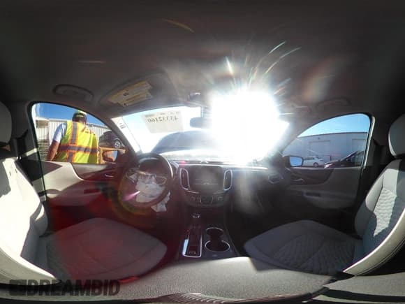 ✅ 2019 Chevrolet Equinox LS • VIN: 3GNAXHEV1KL232266 • Lot: 43332160. Wystawiony na IAAI z przebiegiem 49 801 mil. Bezpłatny archiwum sprzedaży aukcyjnych z USA i szczegółowy raport historii pojazdu na DreamBid. Zdjęcie 18.