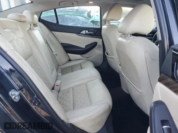 ✅ 2017 Nissan Maxima SR • VIN: 1N4AA6AP1HC392065 • Lot: 90612685. Listed on Copart with 130,902 mi. Free auction sales archive from the USA and detailed vehicle history report at DreamBid. Image 10.