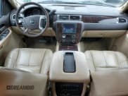 ✅ 2007 GMC Yukon Denali • VIN: 1GKFK63877J267461 • Lot: 90295675. Wystawiony na Copart z przebiegiem 195 611 mil. Bezpłatny archiwum sprzedaży aukcyjnych z USA i szczegółowy raport historii pojazdu na DreamBid. Zdjęcie 8.