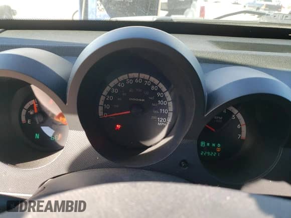 2008 Dodge Nitro SXT z VIN 1D8GU28K68W197352, wystawiony jako Copart lot #73792214 z przebiegiem 229 221 mil mil oraz Nie do naprawy • Non repairable. Historia ofert i sprzedaży dostępna na DreamBid. Obrazek 9.