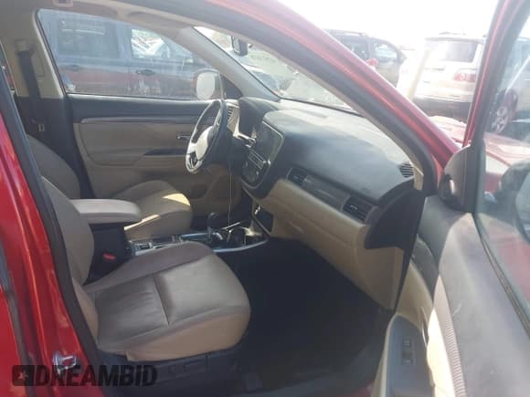 ✅ 2019 Mitsubishi Outlander SE • VIN: JA4AD3A34KZ044272 • Лот: 42513878. Опубликован ранее на IAAI с пробегом 131 093 миль. Бесплатный доступ к архиву аукционных продаж из США и подробный отчёт об истории автомобиля на DreamBid. Изображение 5.