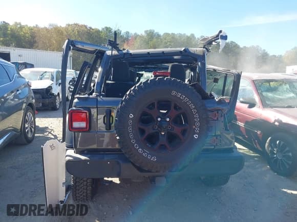 ✅ 2021 Jeep Wrangler Unlimited Sport S • VIN: 1C4HJXDG5MW606378 • Lot: 43528902. Wystawiony na IAAI z przebiegiem Nie podano. Bezpłatny archiwum sprzedaży aukcyjnych z USA i szczegółowy raport historii pojazdu na DreamBid. Zdjęcie 15.