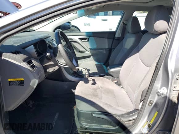 2014 Hyundai Elantra SE z VIN KMHDH4AE0EU126544, wystawiony jako Copart lot #82617775 z przebiegiem 217 356 mil mil oraz Szkoda całkowita • Salvage title. Historia ofert i sprzedaży dostępna na DreamBid. Obrazek 7.