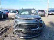 ✅ 2024 Buick Encore GX Sport Touring • VIN: KL4AMESL2RB187153 • Lot: 42483236. Wystawiony na IAAI z przebiegiem Nie podano. Bezpłatny archiwum sprzedaży aukcyjnych z USA i szczegółowy raport historii pojazdu na DreamBid. Zdjęcie 13.