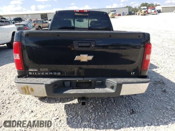 ✅ 2010 Chevrolet Silverado 1500 LT • VIN: 1GCSKSE33AZ133978 • Lot: 71631194. Listed on Copart with 181,170 mi. Free auction sales archive from the USA and detailed vehicle history report at DreamBid. Image 6.