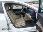 ✅ 2017 Acura ILX Premium • VIN: 19UDE2F78HA003139 • Лот: 43034432. Опубликован ранее на IAAI с пробегом 110 659 миль. Бесплатный доступ к архиву аукционных продаж из США и подробный отчёт об истории автомобиля на DreamBid. Изображение 5.