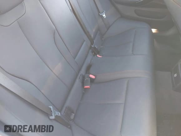 ✅ 2018 BMW 4 Series 430i xDrive • VIN: WBA4J3C57JBG91685 • Lot: 43695832. Wystawiony na IAAI z przebiegiem 113 684 mil. Bezpłatny archiwum sprzedaży aukcyjnych z USA i szczegółowy raport historii pojazdu na DreamBid. Zdjęcie 8.