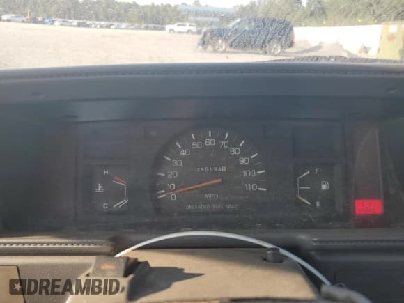 ✅ 1987 Toyota Pickup • VIN: JT4RN50RXH0301116 • Lot: 81136595. Wystawiony na Copart z przebiegiem 256 134 mil. Bezpłatny archiwum sprzedaży aukcyjnych z USA i szczegółowy raport historii pojazdu na DreamBid. Zdjęcie 9.