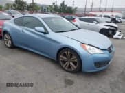 ✅ 2010 Hyundai Genesis Coupe • VIN: KMHHT6KD1AU041725 • Lot: 42045148. Wystawiony na IAAI z przebiegiem 183 932 mil. Bezpłatny archiwum sprzedaży aukcyjnych z USA i szczegółowy raport historii pojazdu na DreamBid. Zdjęcie 1.