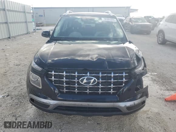 ✅ 2024 Hyundai Venue SEL • VIN: KMHRC8A33RU315544 • Lot: 78369394. Listed on Copart with 304 mi. Free auction sales archive from the USA and detailed vehicle history report at DreamBid. Image 5.