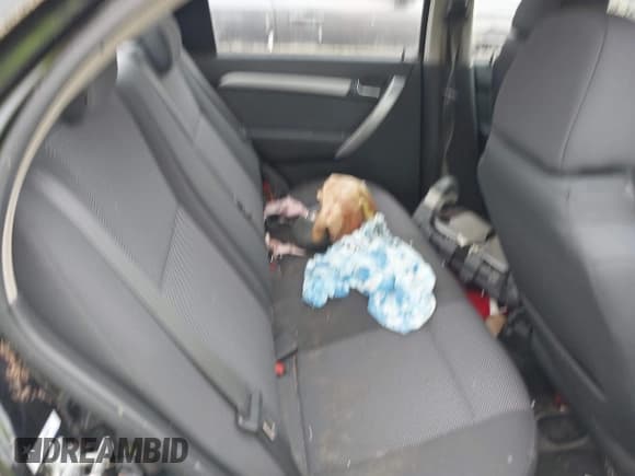 ✅ 2010 Chevrolet Aveo 1LT • VIN: KL1TD5DE3AB103494 • Lot: 42088887. Wystawiony na IAAI z przebiegiem 109 641 mil. Bezpłatny archiwum sprzedaży aukcyjnych z USA i szczegółowy raport historii pojazdu na DreamBid. Zdjęcie 8.