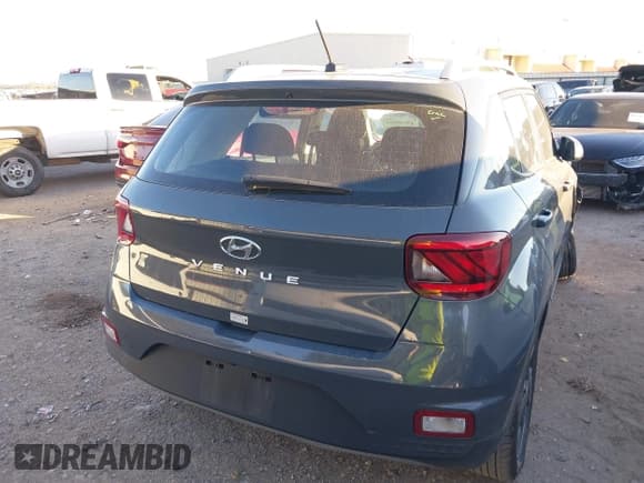 ✅ 2025 Hyundai Venue SEL • VIN: KMHRC8A34SU367299 • Lot: 43648814. Listed on IAAI with 19,689 mi. Free auction sales archive from the USA and detailed vehicle history report at DreamBid. Image 16.