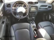 ✅ 2019 Jeep Renegade Limited • VIN: ZACNJBD13KPJ94146 • Lot: 71023515. Wystawiony na Copart z przebiegiem 16 798 mil. Bezpłatny archiwum sprzedaży aukcyjnych z USA i szczegółowy raport historii pojazdu na DreamBid. Zdjęcie 8.