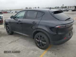 2023 Dodge Hornet GT Plus z VIN ZACNDFBN1P3A00364, wystawiony jako Copart lot #55147245 z przebiegiem 14 350 mil mil oraz Szkoda całkowita • Salvage title. Historia ofert i sprzedaży dostępna na DreamBid. Obrazek 2.