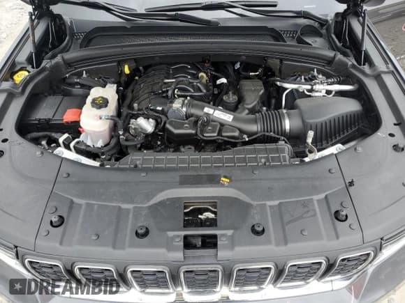 ✅ 2023 Jeep Grand Cherokee Altitude • VIN: 1C4RJGAG3PC546826 • Lot: 90518525. Wystawiony na Copart z przebiegiem 32 355 mil. Bezpłatny archiwum sprzedaży aukcyjnych z USA i szczegółowy raport historii pojazdu na DreamBid. Zdjęcie 12.