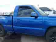 2004 Chevrolet Silverado 1500 z VIN 1GCEC14T74Z219580, wystawiony jako IAAI lot #42222937 z przebiegiem 125 770 mil mil oraz . Historia ofert i sprzedaży dostępna na DreamBid. Obrazek 13.