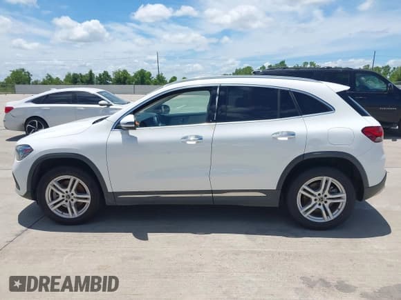 ✅ 2021 Mercedes-Benz GLA 250 • VIN: W1N4N4GB6MJ169997 • Lot: 42821165. Listed on IAAI with 83,511 mi. Free auction sales archive from the USA and detailed vehicle history report at DreamBid. Image 14.