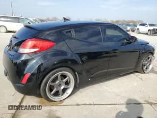 ✅ 2014 Hyundai Veloster • VIN: KMHTC6AD9EU211072 • Lot: 43198465. Wystawiony na Copart z przebiegiem 133 631 mil. Bezpłatny archiwum sprzedaży aukcyjnych z USA i szczegółowy raport historii pojazdu na DreamBid. Zdjęcie 3.