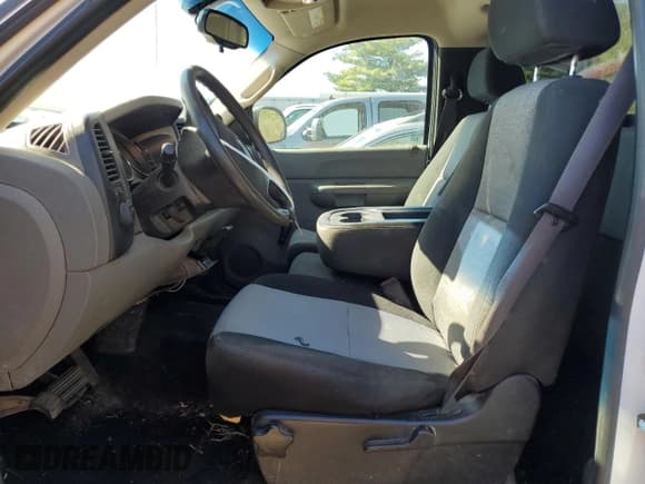 ✅ 2007 GMC Sierra 2500HD Work Truck • VIN: 1GTHC24KX7E517112 • Лот: 72318854. Опубликован ранее на Copart с пробегом 192 549 миль. Бесплатный доступ к архиву аукционных продаж из США и подробный отчёт об истории автомобиля на DreamBid. Изображение 7.