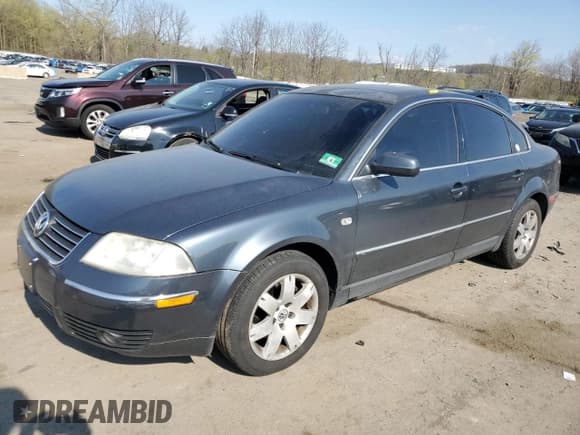 ✅ 2003 Volkswagen Passat GLX • VIN: WVWRH63B73P341214 • Lot: 54361985. Listed on Copart with 164,489 mi. Free auction sales archive from the USA and detailed vehicle history report at DreamBid. Image 1.