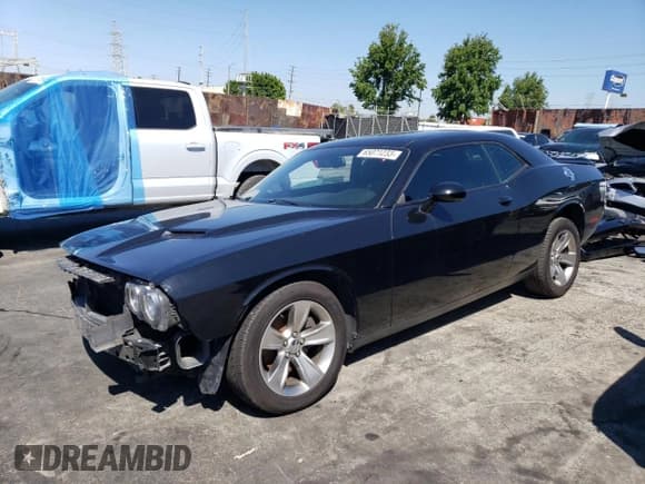 ✅ 2018 Dodge Challenger SXT Plus • VIN: 2C3CDZAG0JH302908 • Лот: 65071233. Опубликован ранее на Copart с пробегом 62 101 миль. Бесплатный доступ к архиву аукционных продаж из США и подробный отчёт об истории автомобиля на DreamBid. Изображение 1.