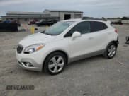 ✅ 2015 Buick Encore Convenience • VIN: KL4CJBSB5FB053403 • Лот: 86082485. Опубликован ранее на Copart с пробегом 102 605 миль. Бесплатный доступ к архиву аукционных продаж из США и подробный отчёт об истории автомобиля на DreamBid. Изображение 1.