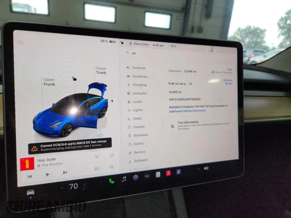 ✅ 2023 Tesla Model 3 • VIN: 5YJ3E1EA2PF598822 • Lot: 84774475. Wystawiony na Copart z przebiegiem 12 646 mil. Bezpłatny archiwum sprzedaży aukcyjnych z USA i szczegółowy raport historii pojazdu na DreamBid. Zdjęcie 9.