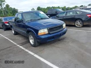 ✅ 2003 GMC Sonoma SLS • VIN: 1GTCS19X838224250 • Lot: 43042025. Wystawiony na IAAI z przebiegiem 164 816 mil. Bezpłatny archiwum sprzedaży aukcyjnych z USA i szczegółowy raport historii pojazdu na DreamBid. Zdjęcie 1.