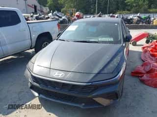 2025 Hyundai Elantra SEL Sport z VIN KMHLM4DG8SU984344, wystawiony jako IAAI lot #43019471 z przebiegiem 6 598 mil mil oraz . Historia ofert i sprzedaży dostępna na DreamBid. Obrazek 6.