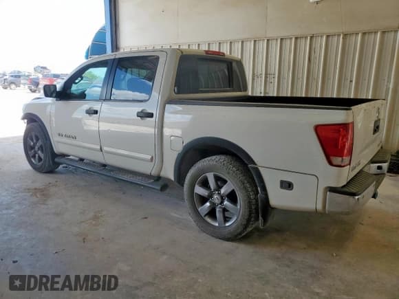 ✅ 2015 Nissan Titan SV • VIN: 1N6BA0ED5FN511603 • Lot: 61668045. Listed on Copart with 157,549 mi. Free auction sales archive from the USA and detailed vehicle history report at DreamBid. Image 2.