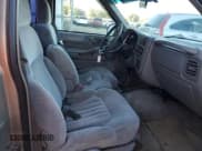 ✅ 2001 Chevrolet S-10 • VIN: 1GCCS145018162121 • Лот: 84274054. Опубликован ранее на Copart с пробегом 208 968 миль. Бесплатный доступ к архиву аукционных продаж из США и подробный отчёт об истории автомобиля на DreamBid. Изображение 7.