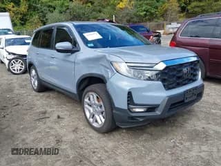 ✅ 2025 Honda Passport EX-L • VIN: 5FNYF8H55SB019163 • Lot: 43301952. Wystawiony na IAAI z przebiegiem 10 488 mil. Bezpłatny archiwum sprzedaży aukcyjnych z USA i szczegółowy raport historii pojazdu na DreamBid. Zdjęcie 1.