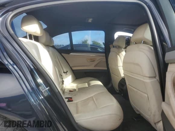 ✅ 2015 BMW 5 Series 550i xDrive • VIN: WBAKP9C5XFD693898 • Lot: 90225355. Listed on Copart with 124,364 mi. Free auction sales archive from the USA and detailed vehicle history report at DreamBid. Image 10.