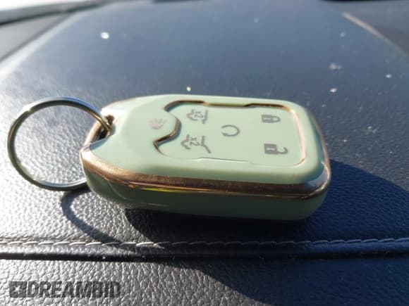 ✅ 2017 Chevrolet Tahoe LT • VIN: 1GNSCBKC5HR363668 • Lot: 41057398. Listed on IAAI with 125,944 mi. Free auction sales archive from the USA and detailed vehicle history report at DreamBid. Image 11.